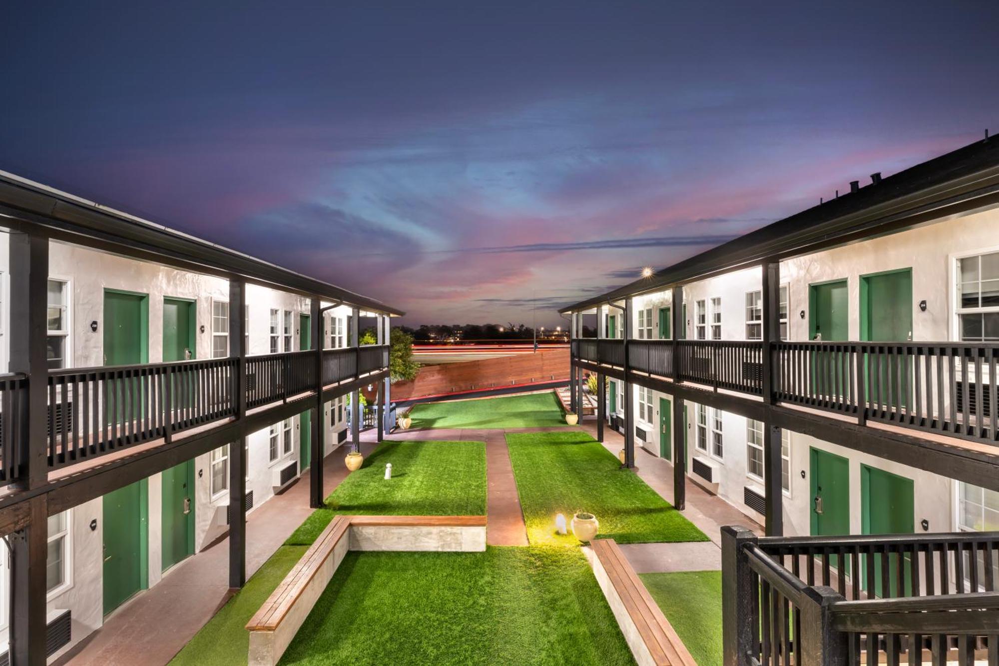 Best Western Marina State Beach Екстер'єр фото