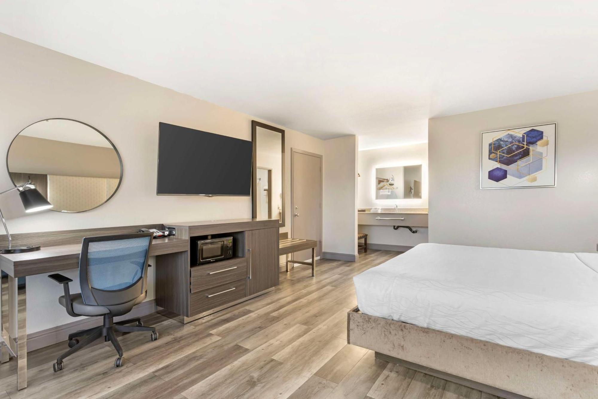 Best Western Marina State Beach Екстер'єр фото