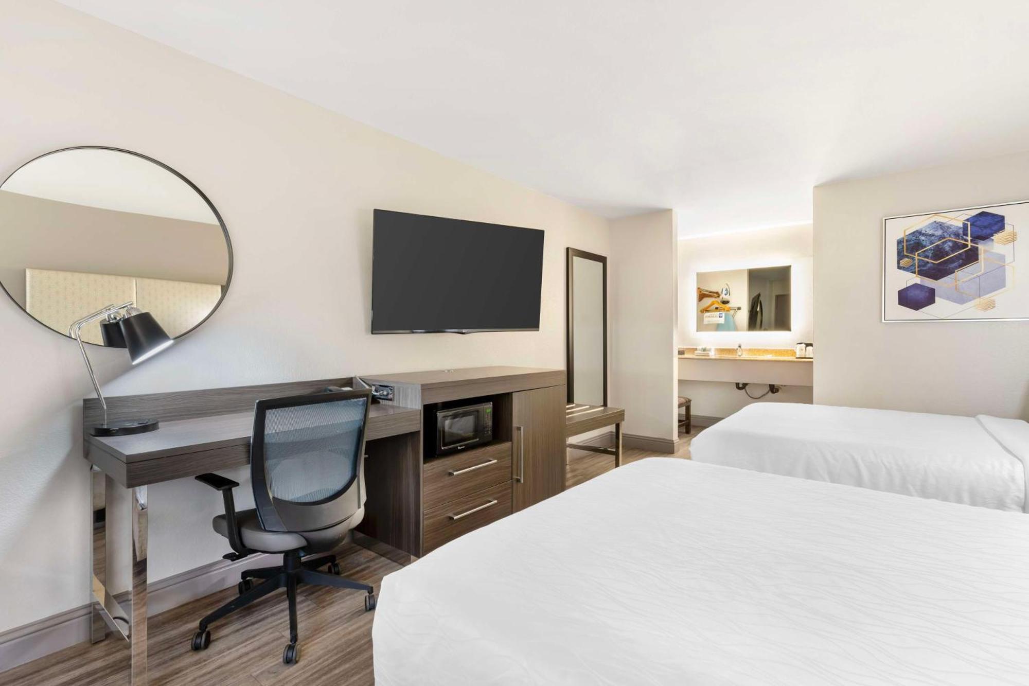 Best Western Marina State Beach Екстер'єр фото