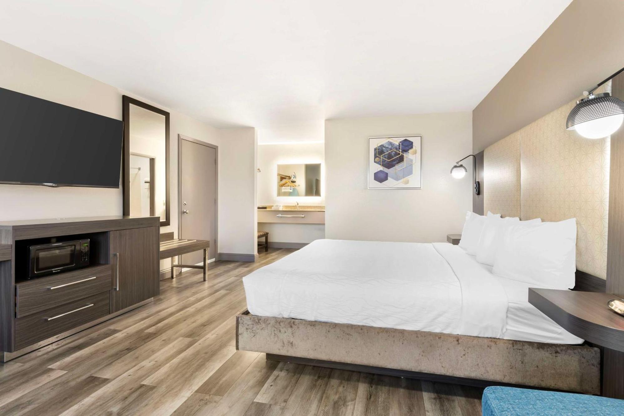 Best Western Marina State Beach Екстер'єр фото