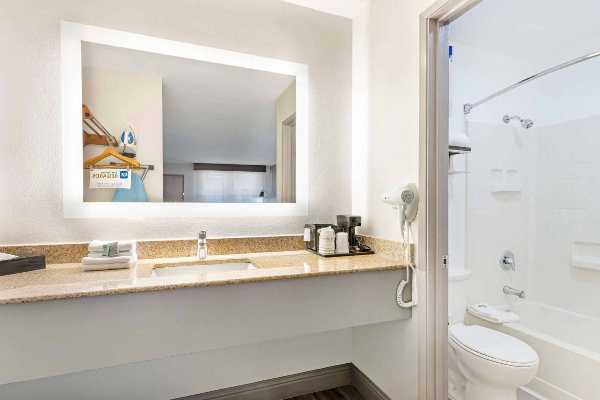 Best Western Marina State Beach Екстер'єр фото