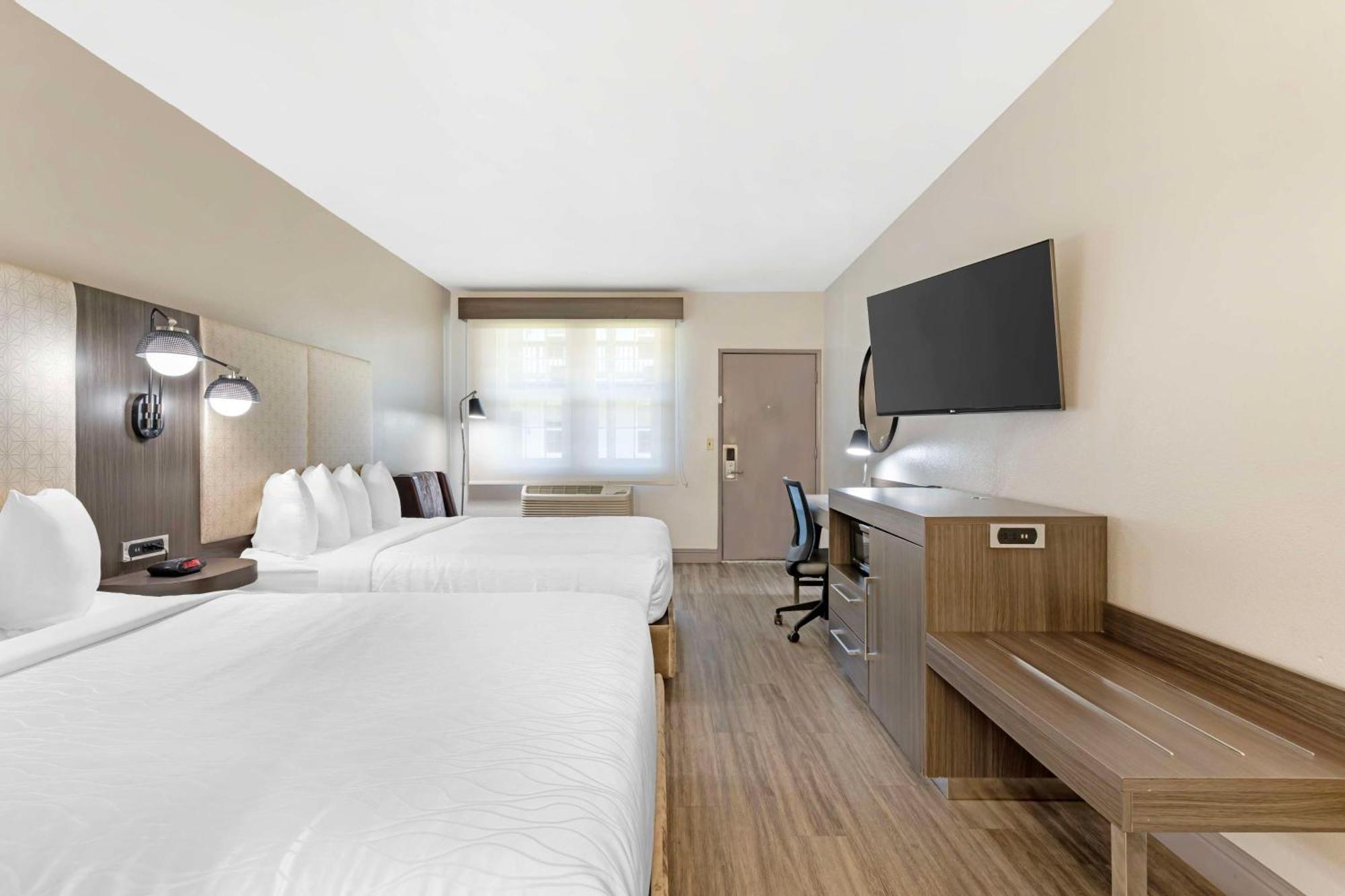 Best Western Marina State Beach Екстер'єр фото